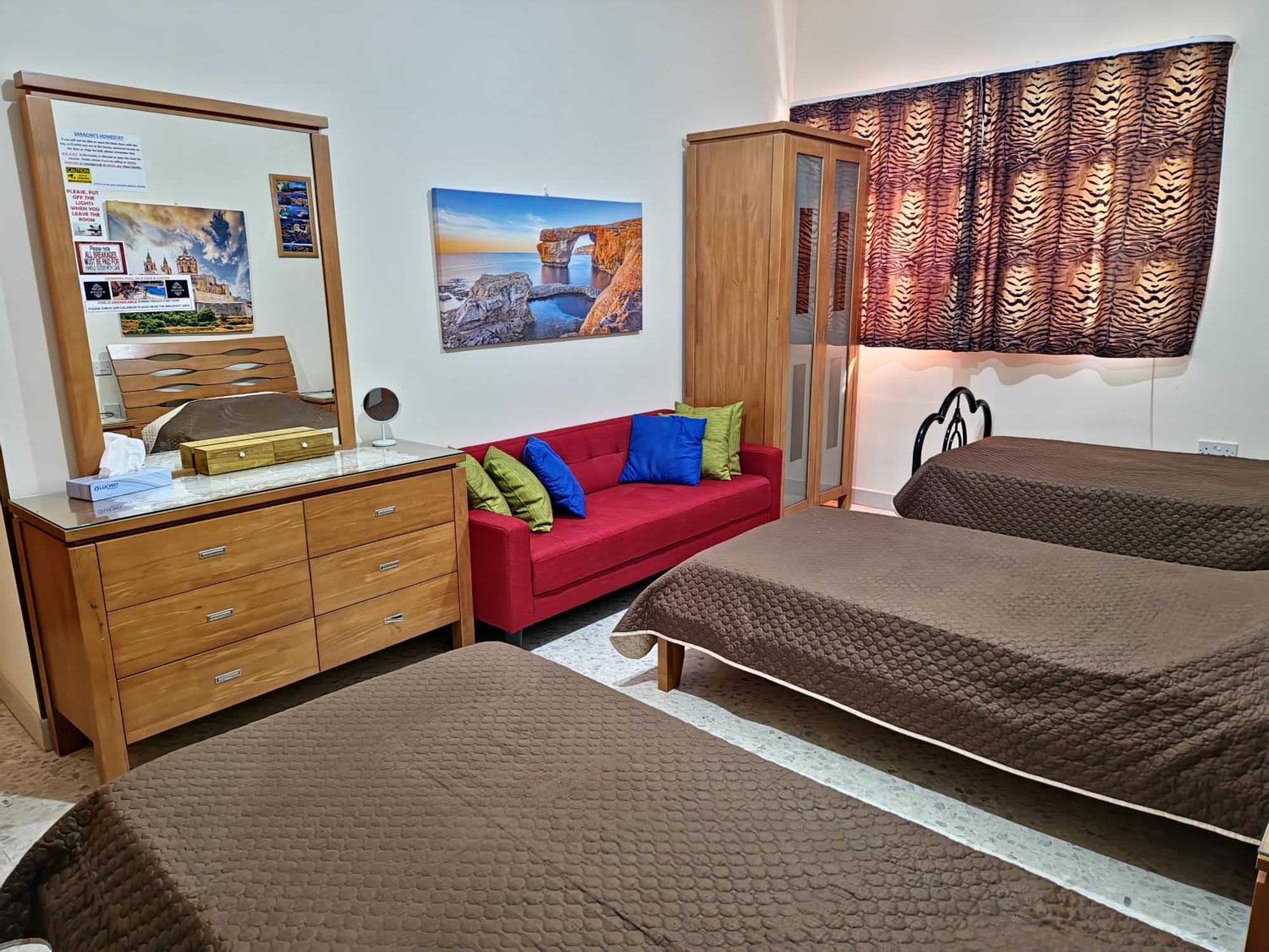 Saracini'S Homestay Аттард Экстерьер фото