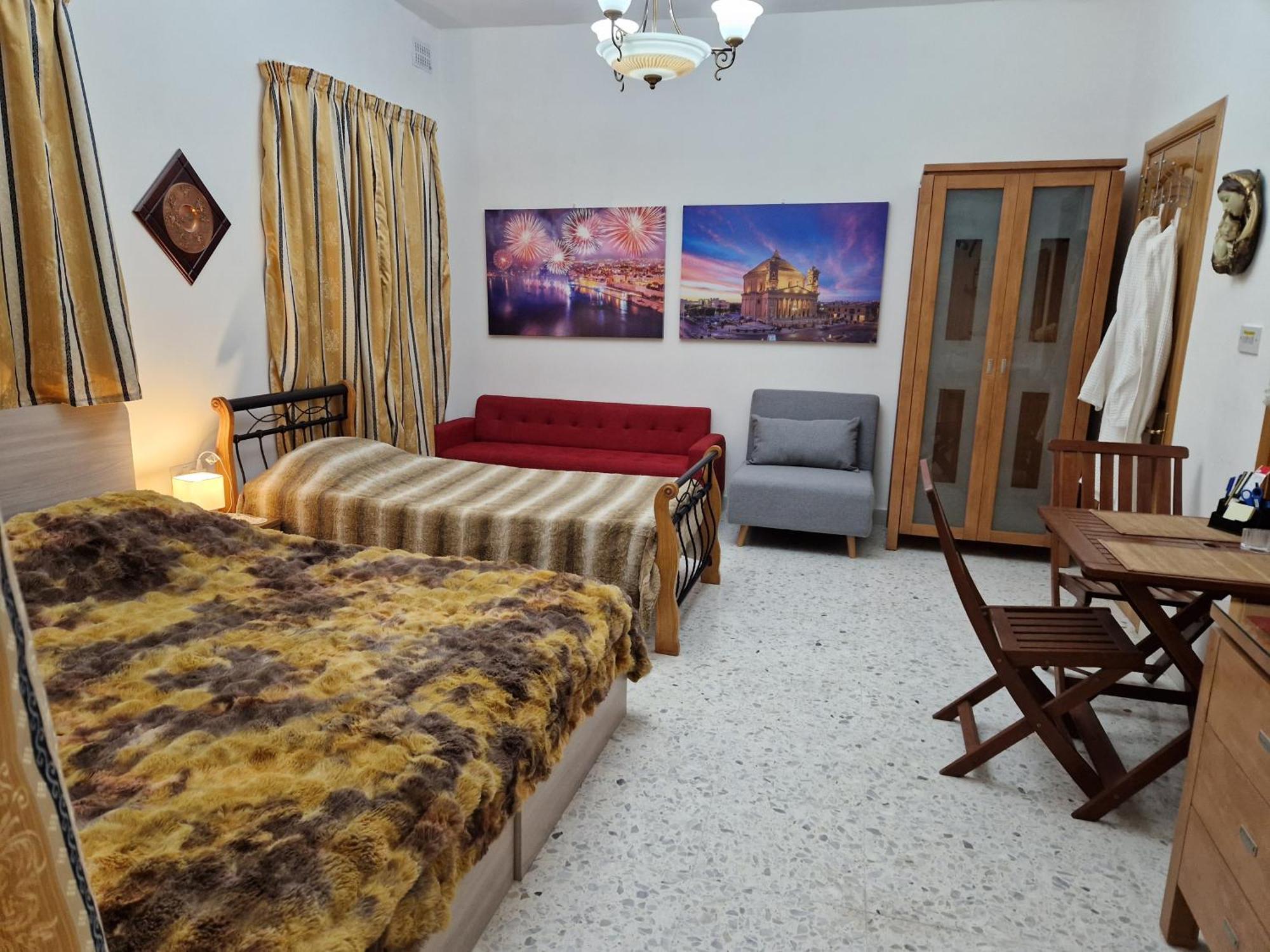 Saracini'S Homestay Аттард Экстерьер фото