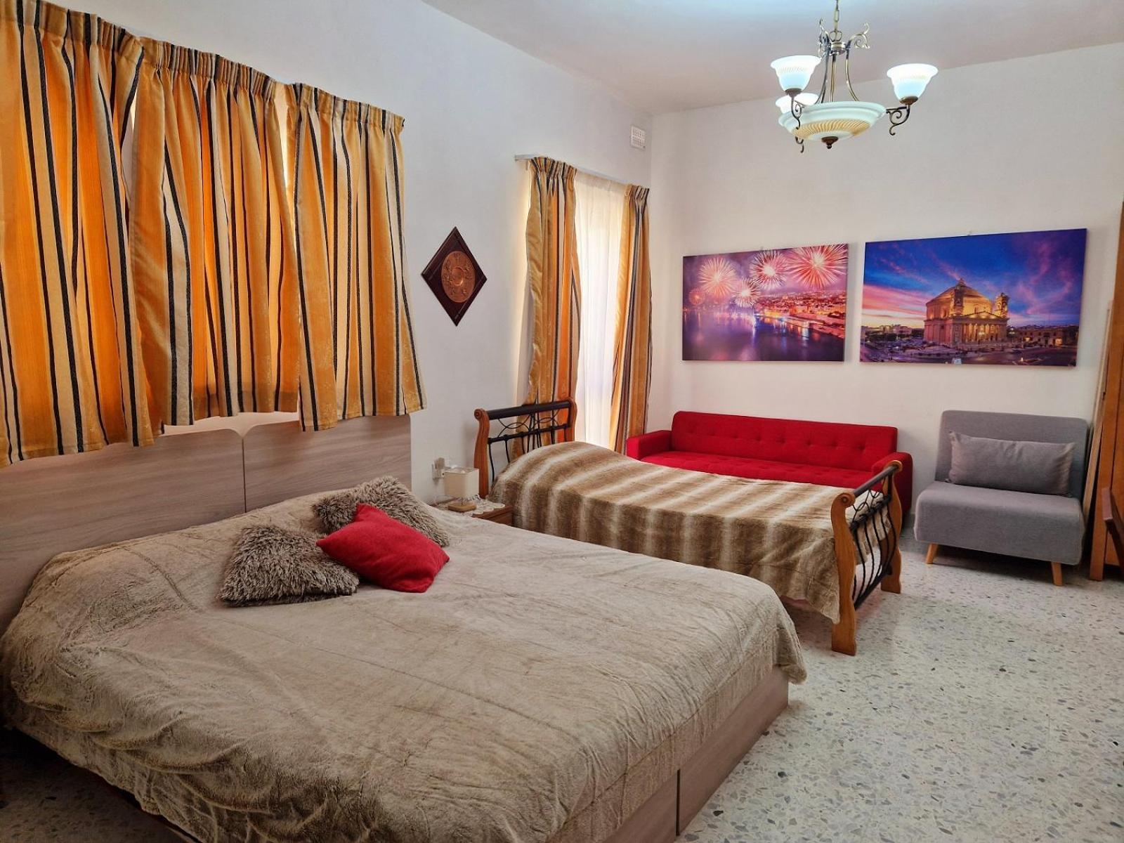Saracini'S Homestay Аттард Экстерьер фото