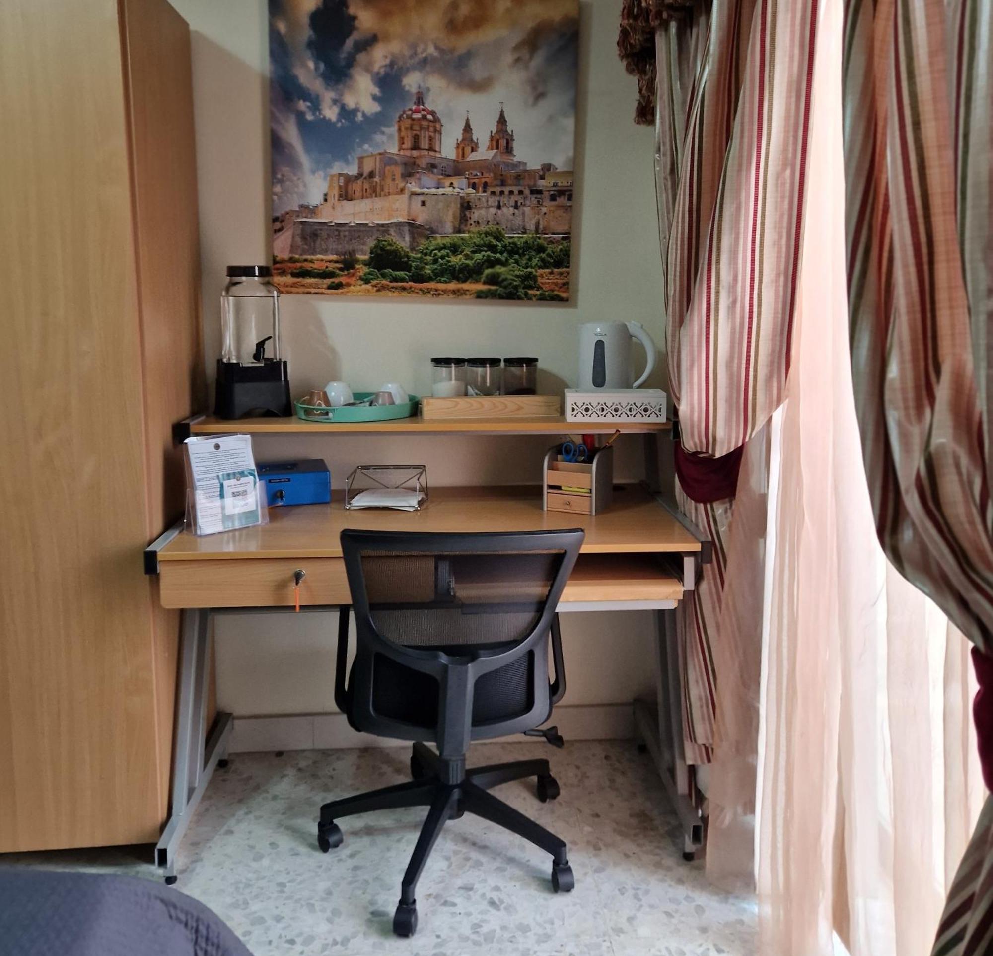 Saracini'S Homestay Аттард Экстерьер фото